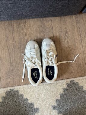 Kids Reebok Off-White and Light Gray Low-Top Sneakers